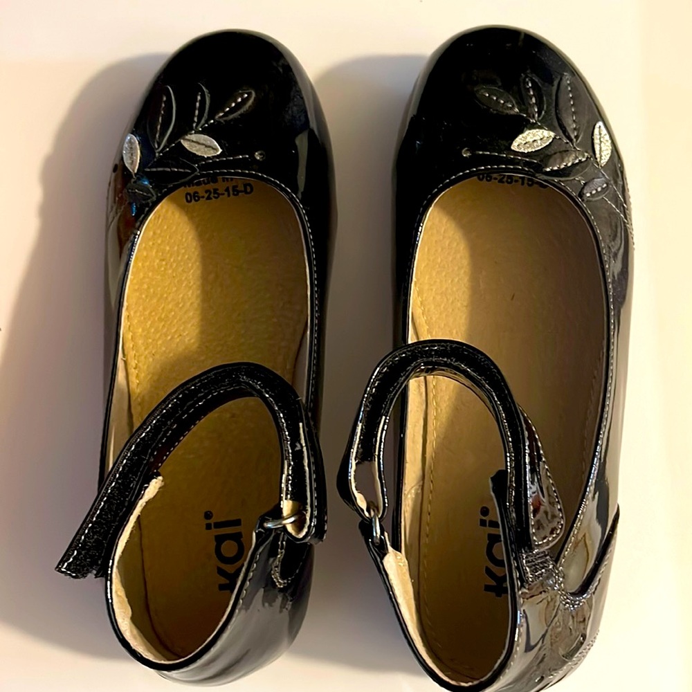 Brand: Kai Color: Black Patent